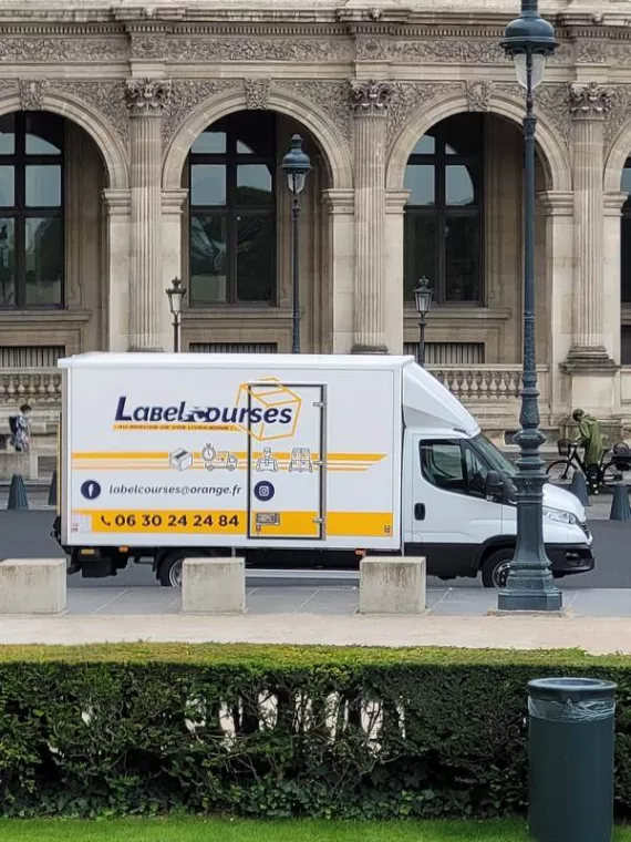 À qui puis-je confier ma cargaison pour la livrer à plusieurs endroits dans Paris ?, Paris 8, Label Courses