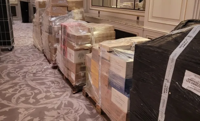 Transport de matériels à l'hôtel Georges V Paris 8ème, Paris 8, Label Courses
